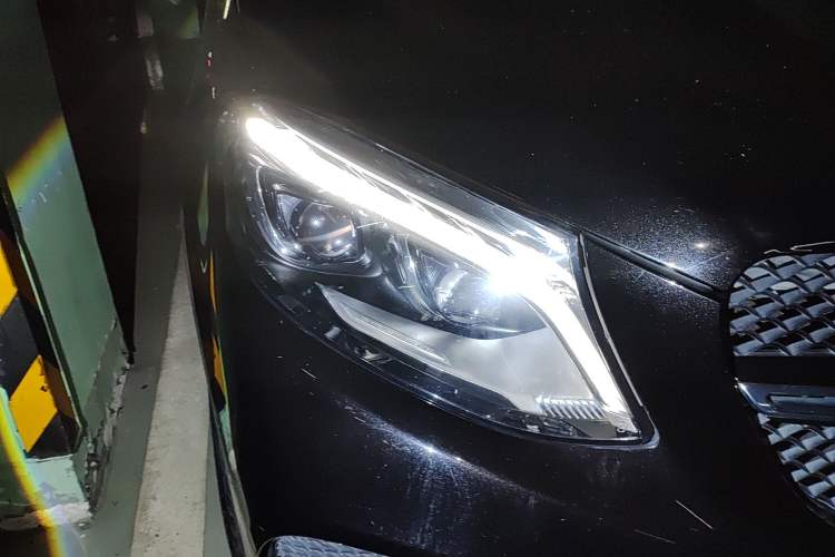 Used Mercedes-Benz GLE Coupe AMG 2017 AMG GLE 43 4MATIC Coupe SUV Right Front Headlight