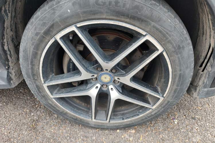 Used Mercedes-Benz GLE Coupe AMG 2017 AMG GLE 43 4MATIC Coupe SUV Right Front Wheel Hub