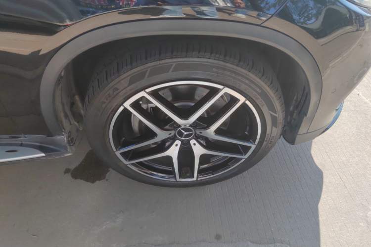 Used Mercedes-Benz GLE Coupe AMG 2017 AMG GLE 43 4MATIC Coupe SUV Right Front Wheel Hub