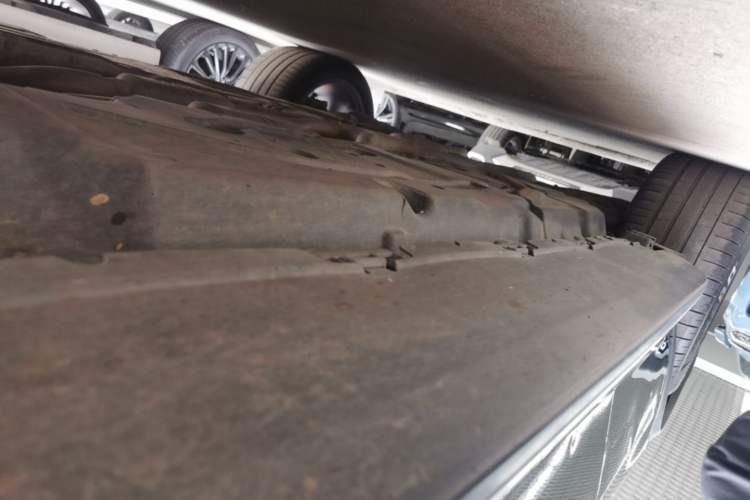 Used Mercedes-Benz GLE Coupe AMG 2017 AMG GLE 43 4MATIC Coupe SUV Right Side Sill