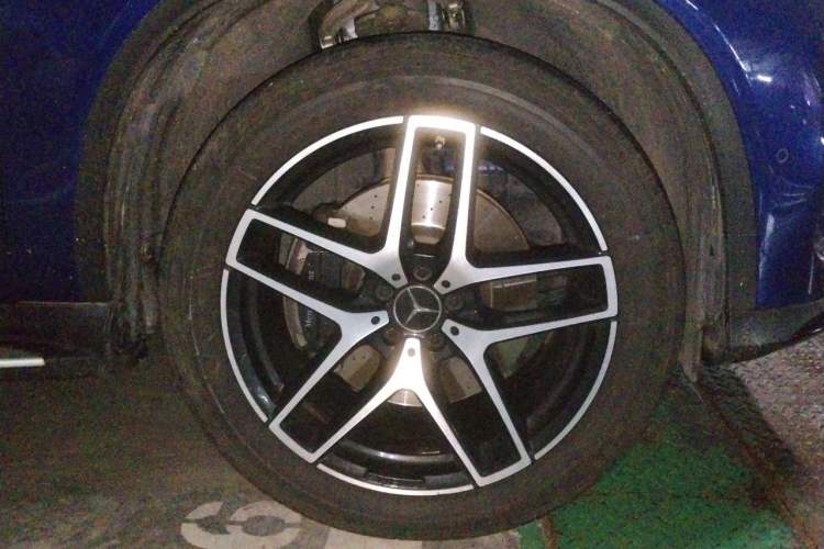 Used Mercedes-Benz GLE Coupe AMG 2017 AMG GLE 43 4MATIC Coupe SUV Right Front Wheel Hub