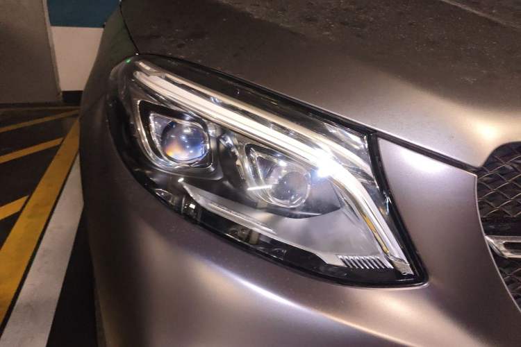 Used Mercedes-Benz GLE Coupe AMG 2017 AMG GLE 43 4MATIC Coupe SUV Right Front Headlight