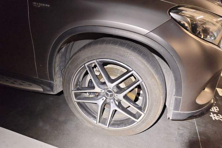Used Mercedes-Benz GLE Coupe AMG 2017 AMG GLE 43 4MATIC Coupe SUV Right Front Wheel Hub