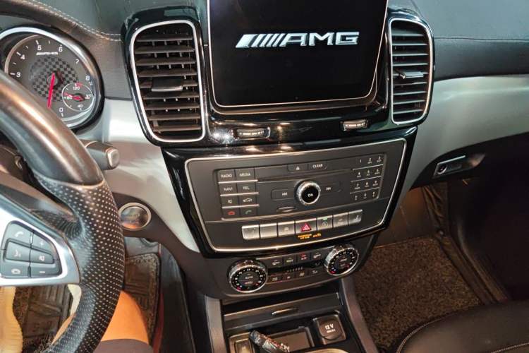 Used Mercedes-Benz GLE Coupe AMG 2017 AMG GLE 43 4MATIC Coupe SUV Audio And AC Panel