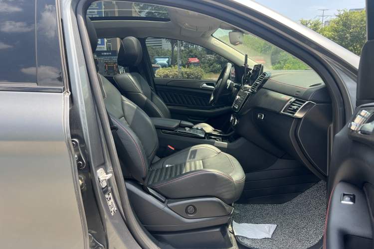 Used Mercedes-Benz GLE Coupe AMG 2017 AMG GLE 43 4MATIC Coupe SUV Interior 6