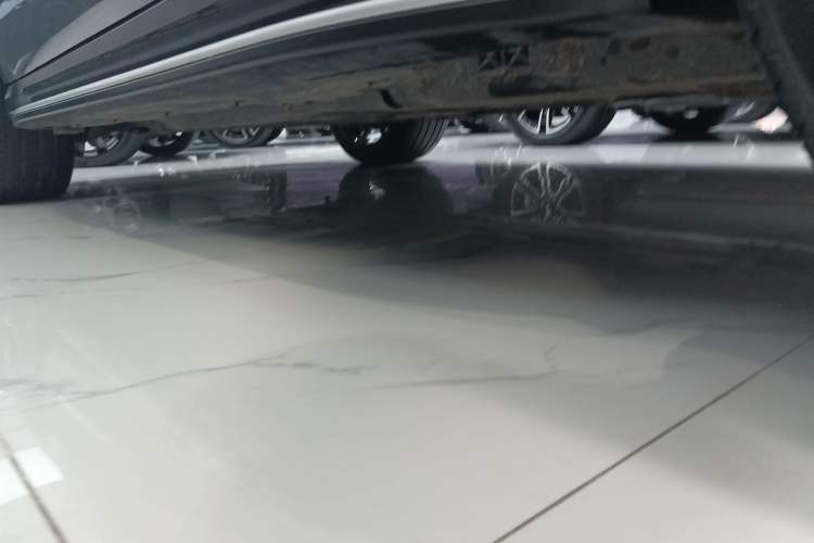 Used Mercedes-Benz GLE Coupe AMG 2017 AMG GLE 43 4MATIC Coupe SUV Left Side Sill