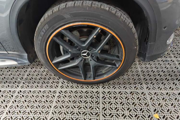 Used Mercedes-Benz GLE Coupe AMG 2017 AMG GLE 43 4MATIC Coupe SUV Right Front Wheel Hub