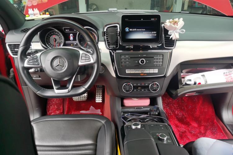 Used Mercedes-Benz GLE Coupe AMG 2017 AMG GLE 43 4MATIC Coupe SUV Center Console