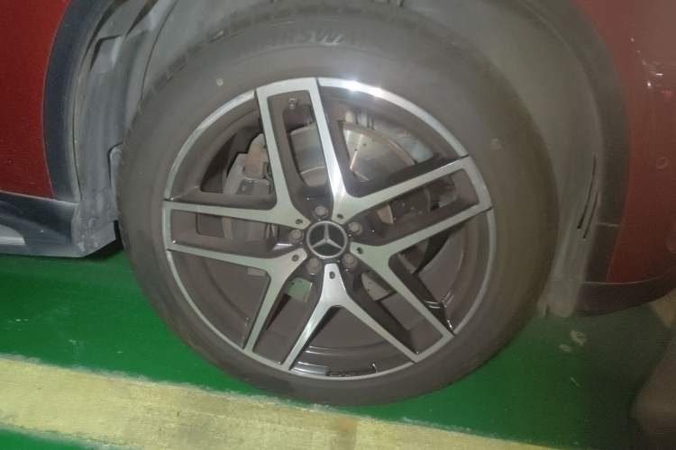Used Mercedes-Benz GLE Coupe AMG 2017 AMG GLE 43 4MATIC Coupe SUV Right Front Wheel Hub