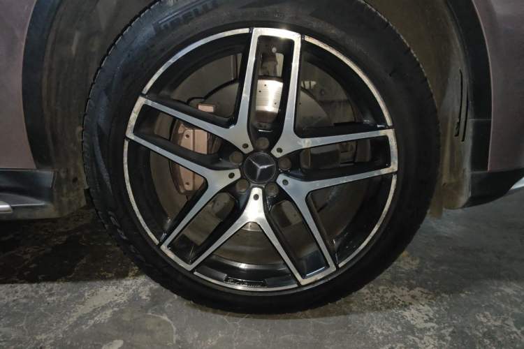 Used Mercedes-Benz GLE Coupe AMG 2017 AMG GLE 43 4MATIC Coupe SUV Right Front Wheel Hub