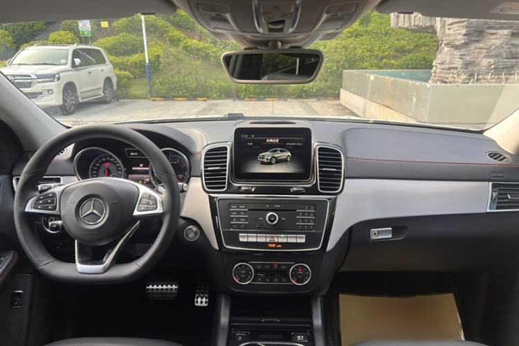 Used Mercedes-Benz GLE Coupe AMG 2017 AMG GLE 43 4MATIC Coupe SUV Audio And AC Panel