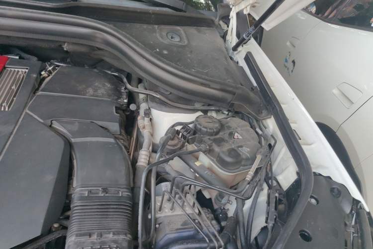 Used Mercedes-Benz GLE Coupe AMG 2017 AMG GLE 43 4MATIC Coupe SUV Engine Bay Left