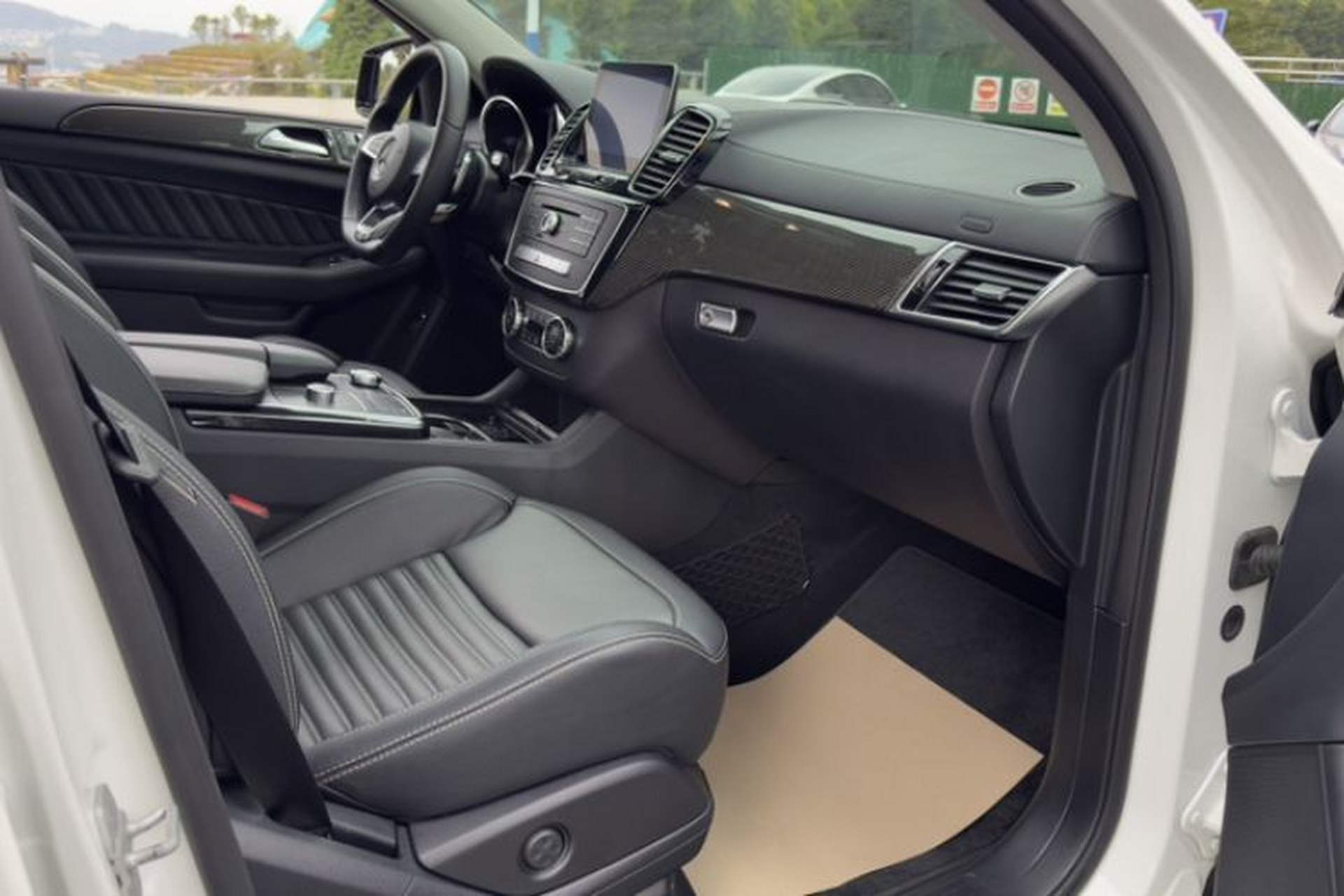Used Mercedes-Benz GLE Coupe AMG 2017 AMG GLE 43 4MATIC Coupe SUV Interior 14