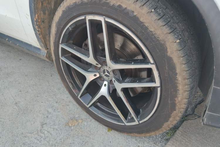 Used Mercedes-Benz GLE Coupe AMG 2017 AMG GLE 43 4MATIC Coupe SUV Right Front Wheel Hub