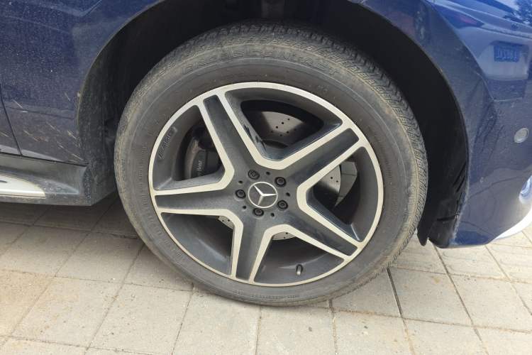 Used Mercedes-Benz GLE Coupe AMG  Right Front Wheel Hub