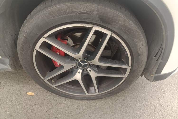 Used Mercedes-Benz GLE Coupe AMG 2018 AMG GLE 43 4MATIC Coupe SUV Phantom Orange Special Edition Right Front Wheel Hub