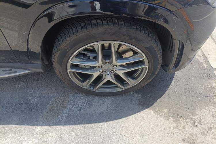 Used Mercedes-Benz GLE Coupe AMG 2020 AMG GLE 53 4MATIC+ Coupe SUV Right Front Wheel Hub