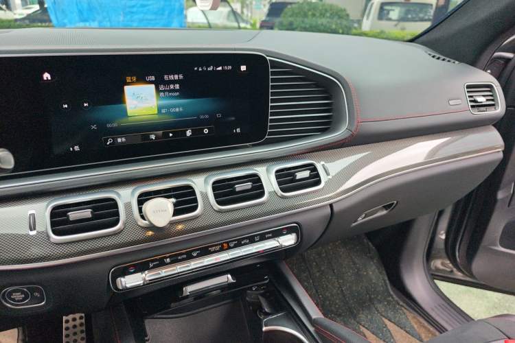 Used Mercedes-Benz GLE Coupe AMG 2022 AMG GLE 53 4MATIC+ Coupe SUV Audio And AC Panel
