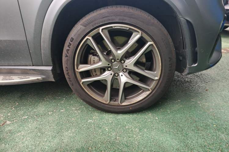Used Mercedes-Benz GLE Coupe AMG 2022 AMG GLE 53 4MATIC+ Coupe SUV Right Front Wheel Hub