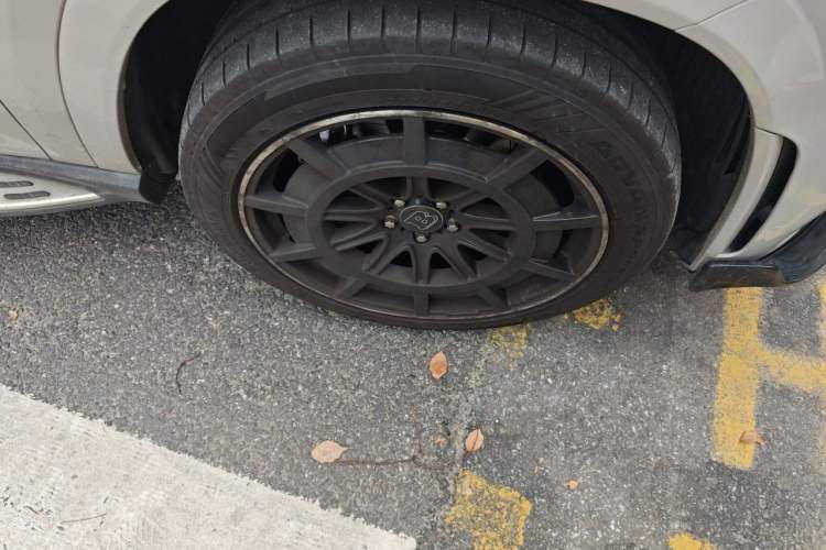 Used Mercedes-Benz GLE Coupe AMG 2022 AMG GLE 53 4MATIC+ Coupe SUV Right Front Wheel Hub