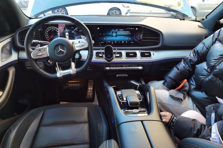 Used Mercedes-Benz GLE Coupe AMG 2023 AMG GLE 53 4MATIC+ Coupe SUV Center Console