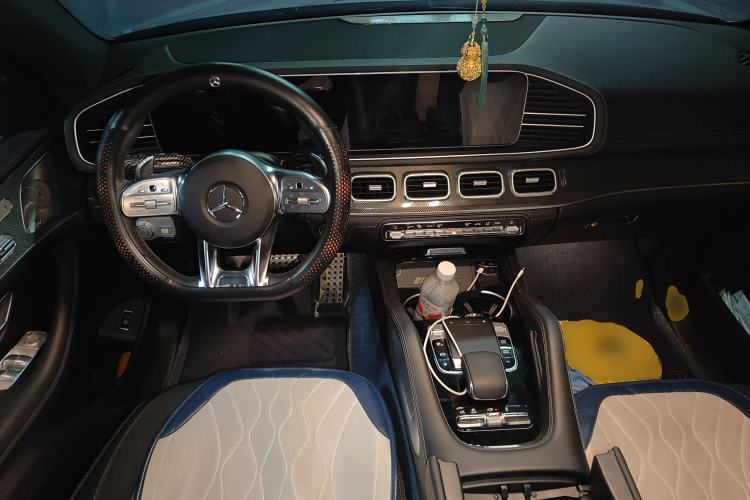 Used Mercedes-Benz GLE Coupe AMG 2023 AMG GLE 53 4MATIC+ Coupe SUV Center Console
