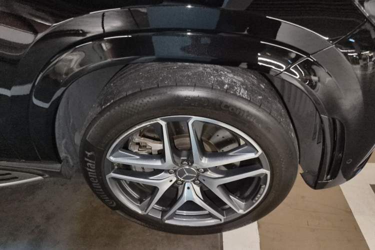Used Mercedes-Benz GLE Coupe AMG 2023 AMG GLE 53 4MATIC+ Coupe SUV Right Front Wheel Hub