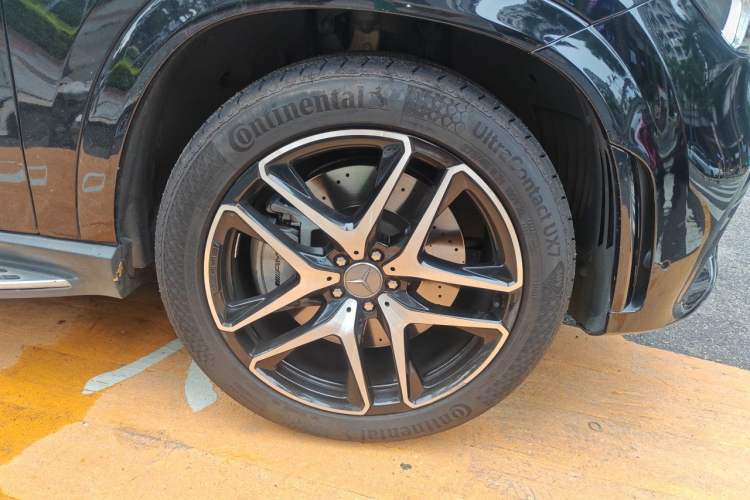Used Mercedes-Benz GLE Coupe AMG 2023 AMG GLE 53 4MATIC+ Coupe SUV Right Front Wheel Hub