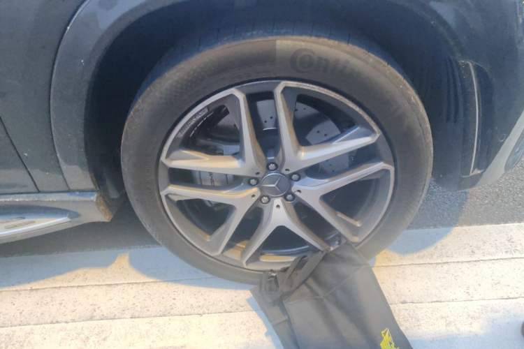 Used Mercedes-Benz GLE Coupe AMG 2023 AMG GLE 53 4MATIC+ Coupe SUV Right Front Wheel Hub