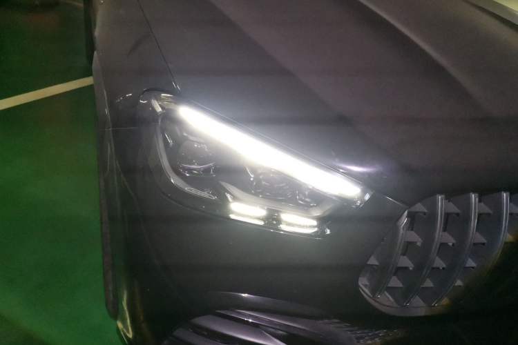 Used Mercedes-Benz GLE Coupe AMG 2024 AMG GLE 53 4MATIC+ Coupe SUV Right Front Headlight