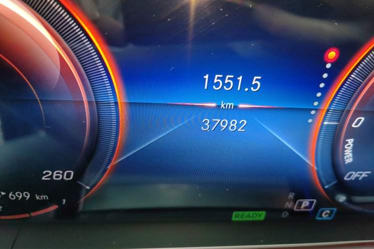 Used Mercedes-Benz GLE New Energy 2021 GLE 350 e 4MATIC Odometer Close Up