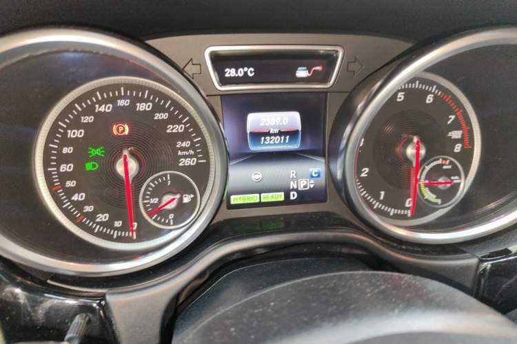 Used Mercedes-Benz GLE New Energy 2016 GLE 500e 4MATIC Odometer Close Up