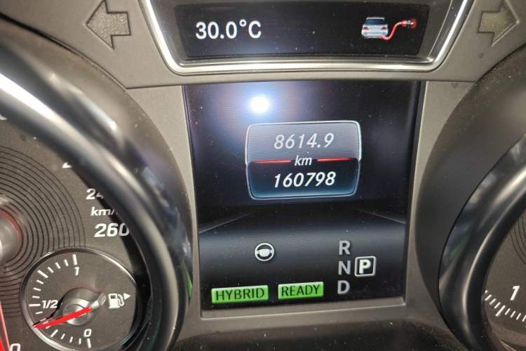 Used Mercedes-Benz GLE New Energy 2016 GLE 500e 4MATIC Odometer Close Up