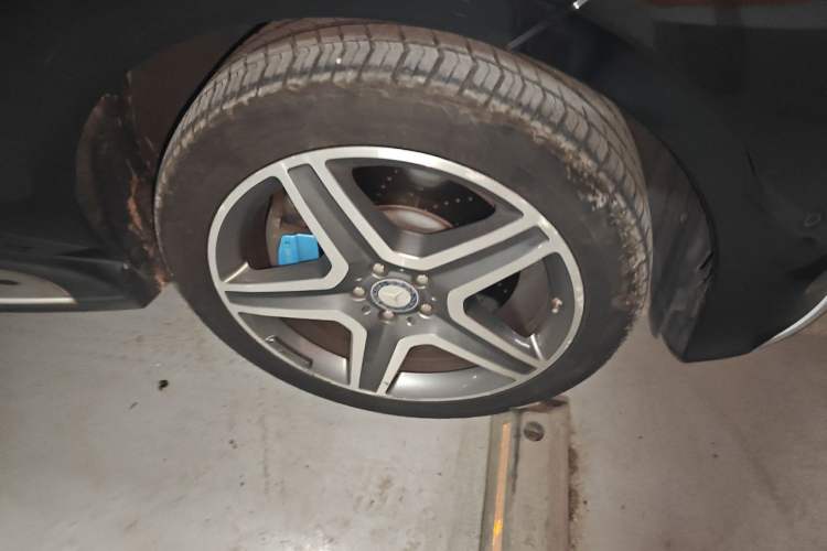 Used Mercedes-Benz GLE New Energy 2016 GLE 500e 4MATIC Right Front Wheel Hub