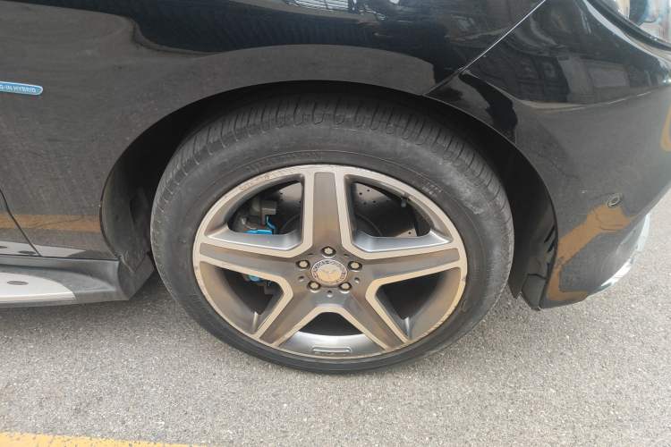Used Mercedes-Benz GLE New Energy 2017 GLE 500e 4MATIC Right Front Wheel Hub
