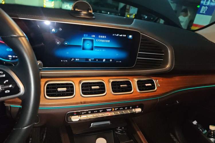 Used Mercedes-Benz GLE New Energy 2021 GLE 350 e 4MATIC Premium Edition Audio And AC Panel
