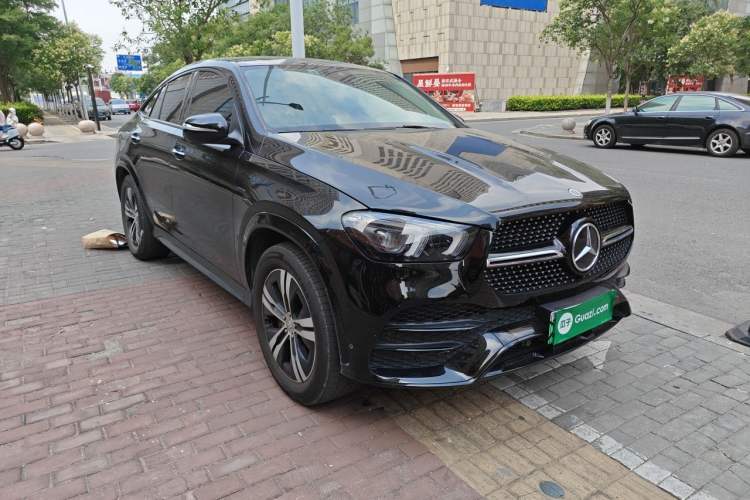 Used Mercedes-Benz GLE New Energy 2021 GLE 350 e 4MATIC Coupe SUV Front Right 45 Deg