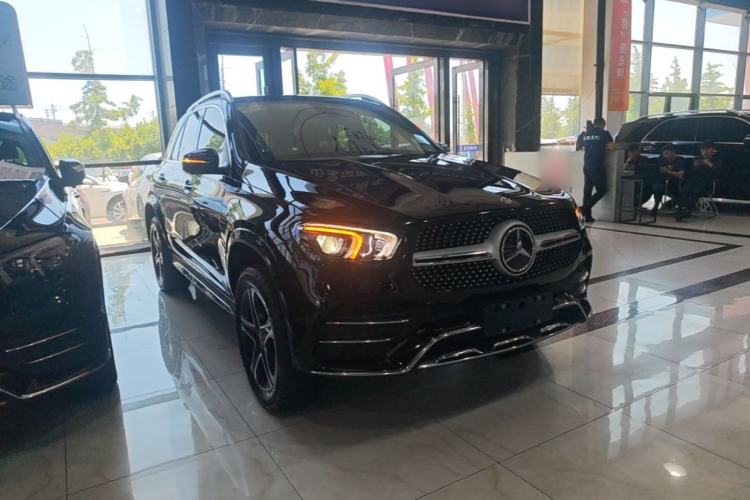 Used Mercedes-Benz GLE New Energy 2021 GLE 350 e 4MATIC Premium Edition Front Right 45 Deg