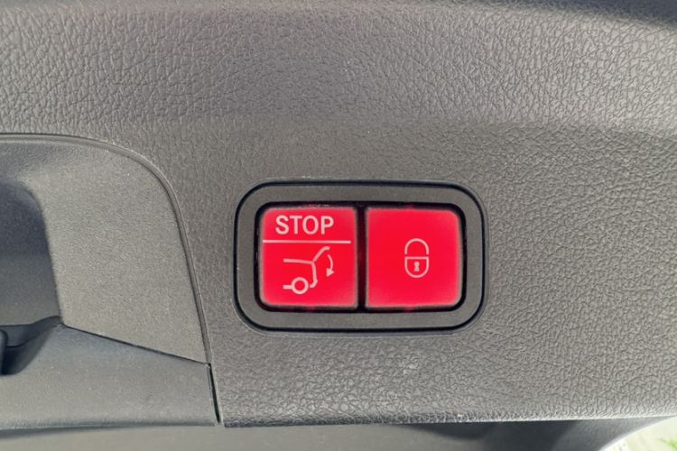 Used Mercedes-Benz GLE New Energy 2021 GLE 350 e 4MATIC Coupe SUV Interior 1