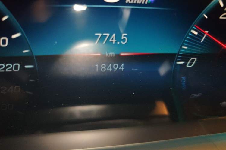 Used Mercedes-Benz GLE New Energy 2021 GLE 350 e 4MATIC Premium Edition Odometer Close Up