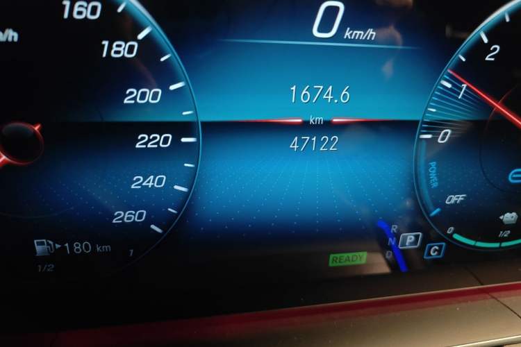 Used Mercedes-Benz GLE New Energy 2021 GLE 350 e 4MATIC Premium Edition Odometer Close Up