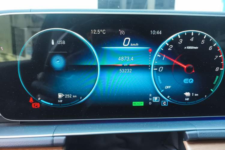 Used Mercedes-Benz GLE New Energy 2021 GLE 350 e 4MATIC Odometer Close Up