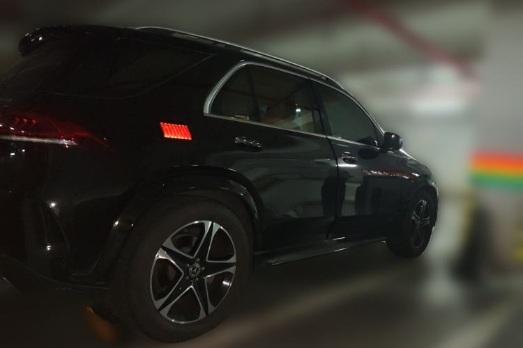 Used Mercedes-Benz GLE New Energy 2021 GLE 350 e 4MATIC Premium Edition Rear Right 45 Deg
