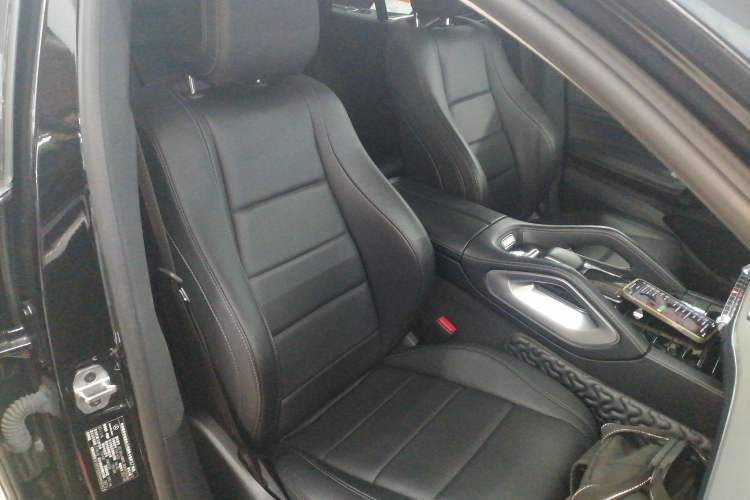 Used Mercedes-Benz GLE New Energy 2021 GLE 350 e 4MATIC Coupe SUV Right Front Seat