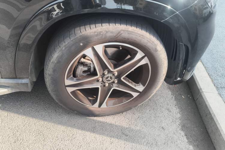 Used Mercedes-Benz GLE New Energy 2021 GLE 350 e 4MATIC Right Front Wheel Hub
