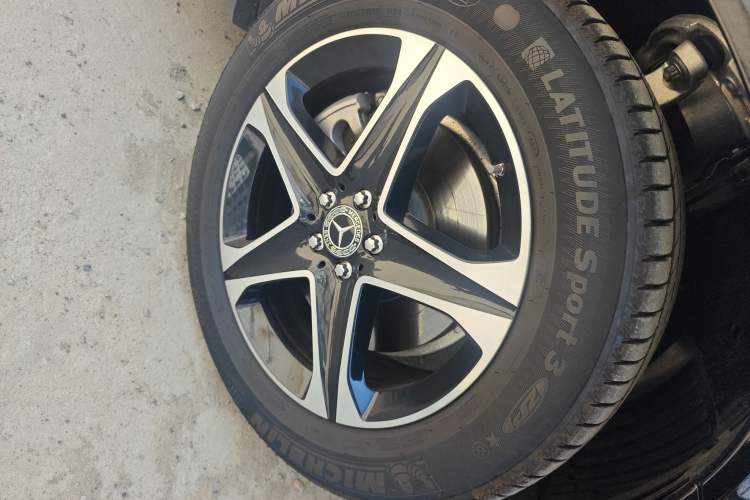 Used Mercedes-Benz GLE New Energy 2021 GLE 350 e 4MATIC Right Front Wheel Hub