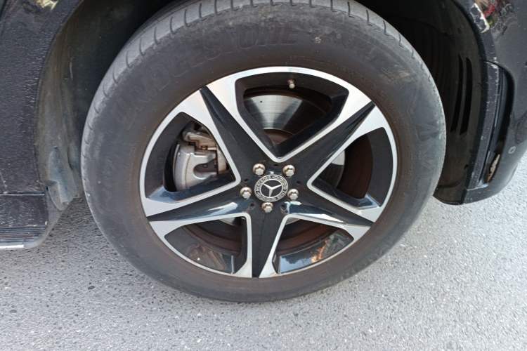 Used Mercedes-Benz GLE New Energy 2021 GLE 350 e 4MATIC Premium Edition Right Front Wheel Hub