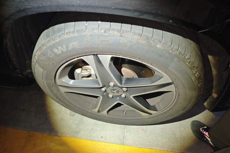 Used Mercedes-Benz GLE New Energy 2021 GLE 350 e 4MATIC Premium Edition Right Front Wheel Hub