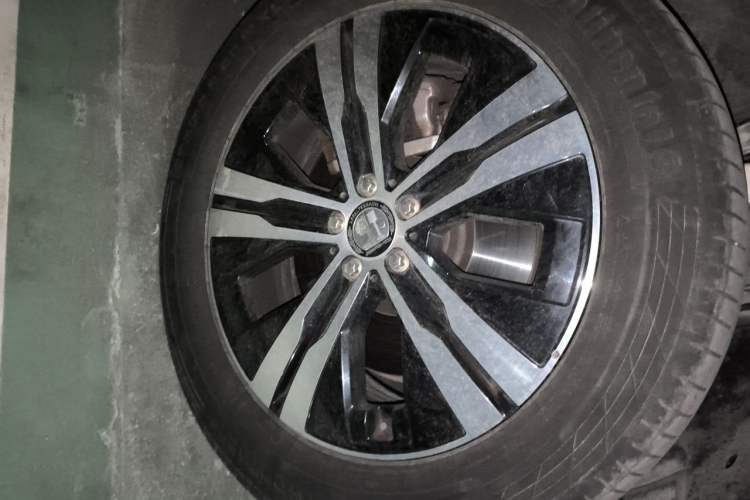 Used Mercedes-Benz GLE New Energy 2021 GLE 350 e 4MATIC Coupe SUV Right Front Wheel Hub