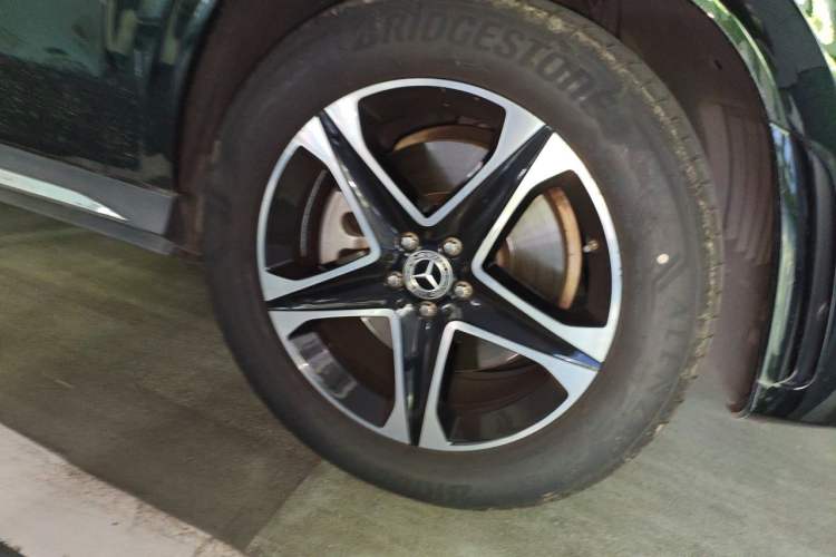 Used Mercedes-Benz GLE New Energy 2021 GLE 350 e 4MATIC Premium Edition Right Front Wheel Hub